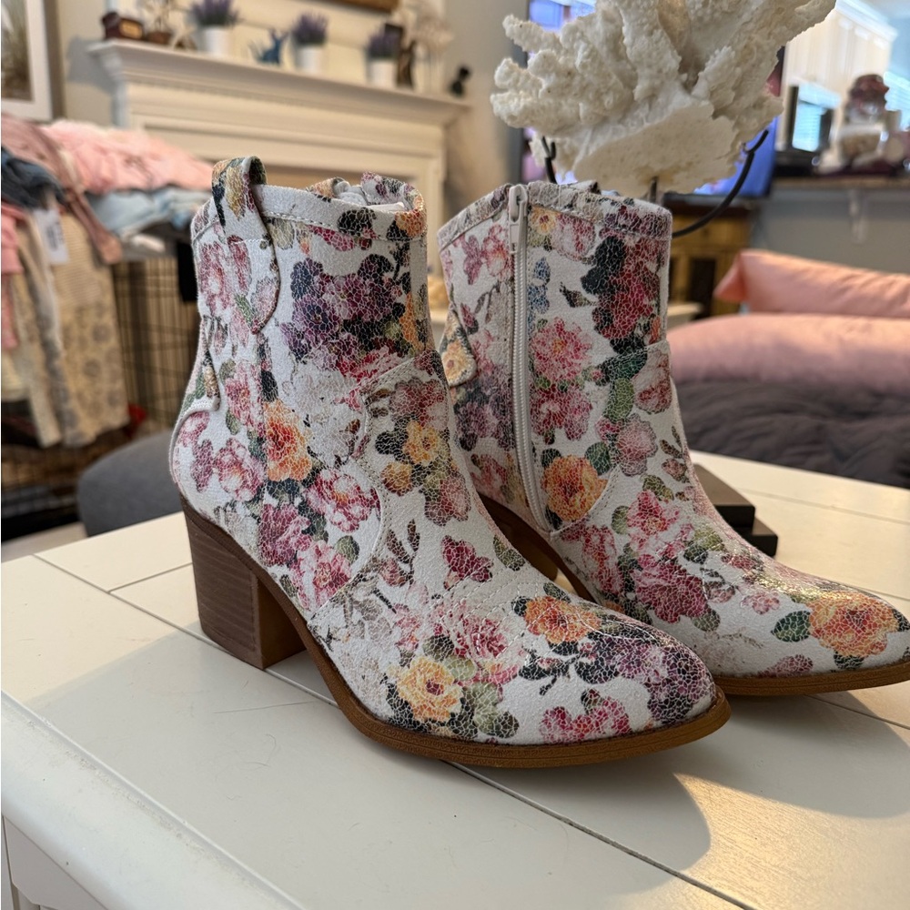 Dirty Laundry White Floral Ankle Booties with Multicolor Blooms
